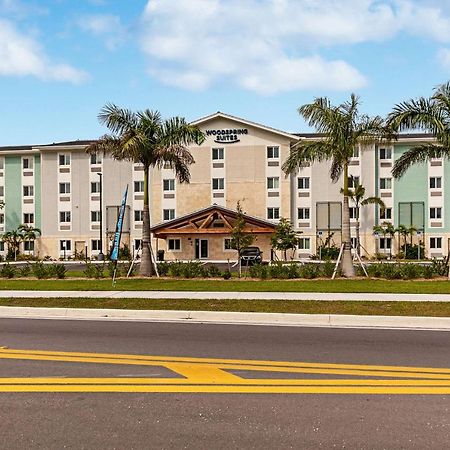 Woodspring Suites Naples Exterior photo